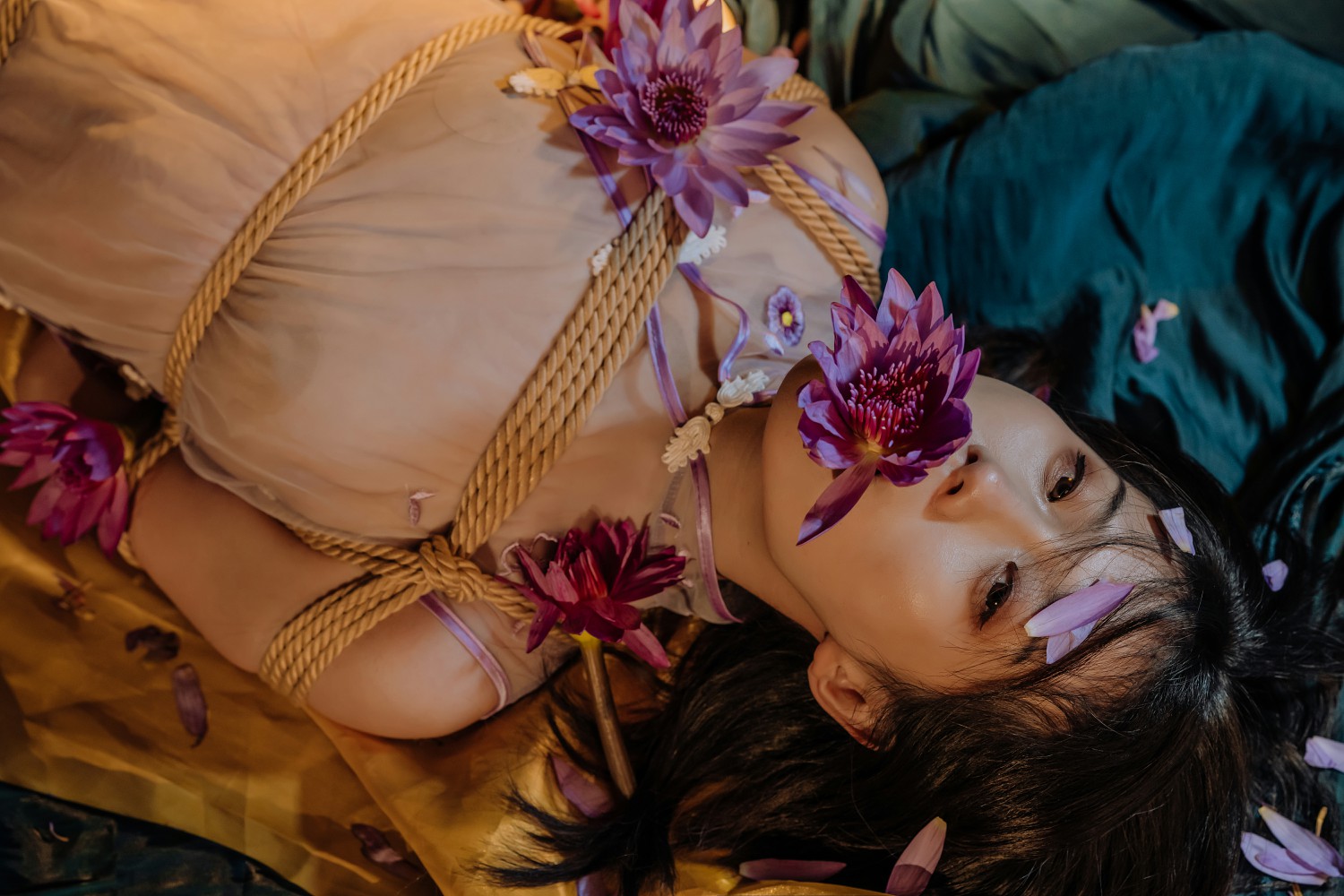 云溪溪 - 花与绳